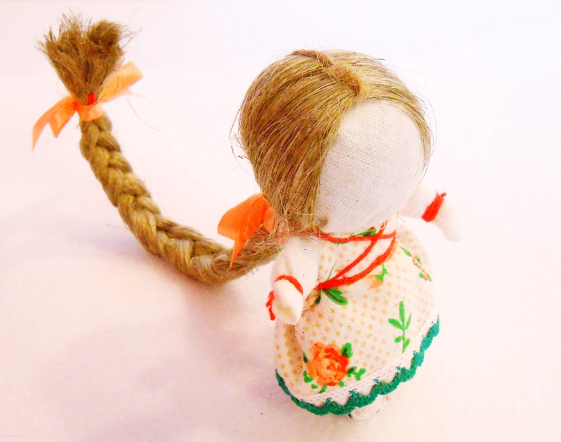 Куколка-на счастье. Кукла оберег на счастье. Кукла счастья своими руками. Куколка мотанка на счастье. Кукла мотанка на счастье.