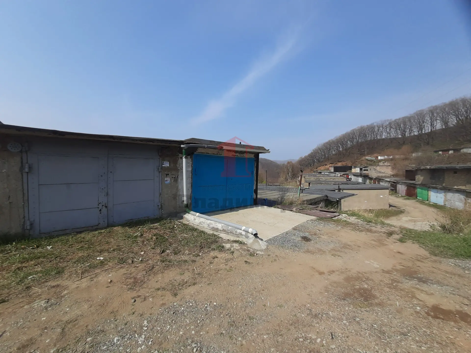 гараж в приморском