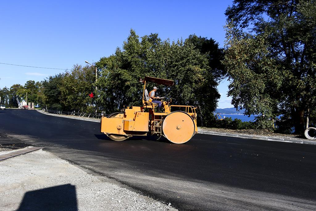 Краевой бюджет помогает ремонтировать дороги в Находке