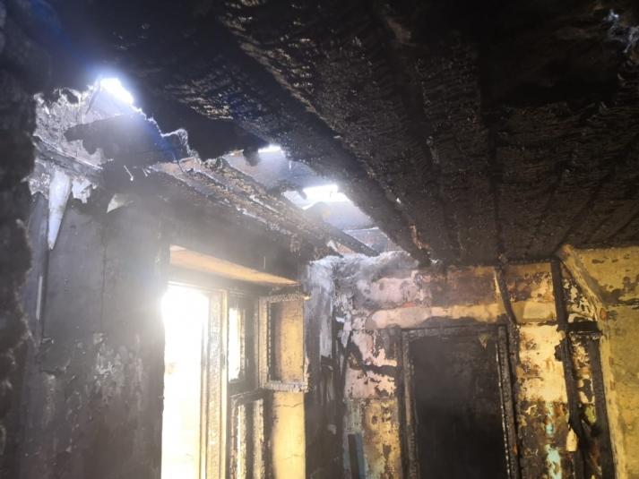 Во Владивостоке при пожаре в жилом доме погибла женщина