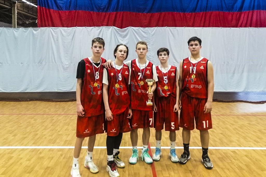 Находкинские баскетболисты стали абсолютными чемпионами Приморского края