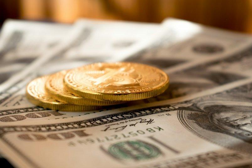 Доллар уйдет за 100 рублей: названы сроки падения национальной валюты
