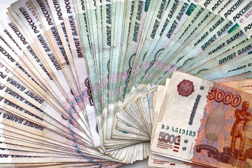 Эксперты рассказали, почему опасны высокие зарплаты в России