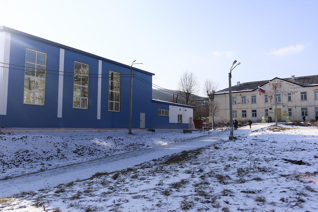 В Находкинской школе № 2 заканчивают строительство спортивного зала