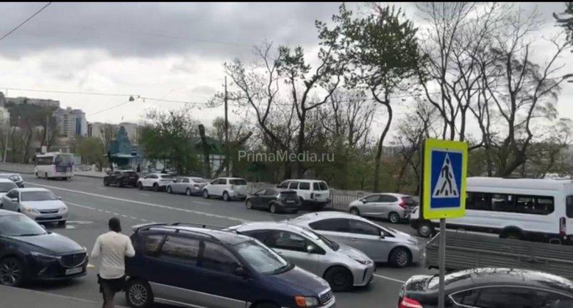Неприятная ситуация с автобусами возникла в центре Владивостока