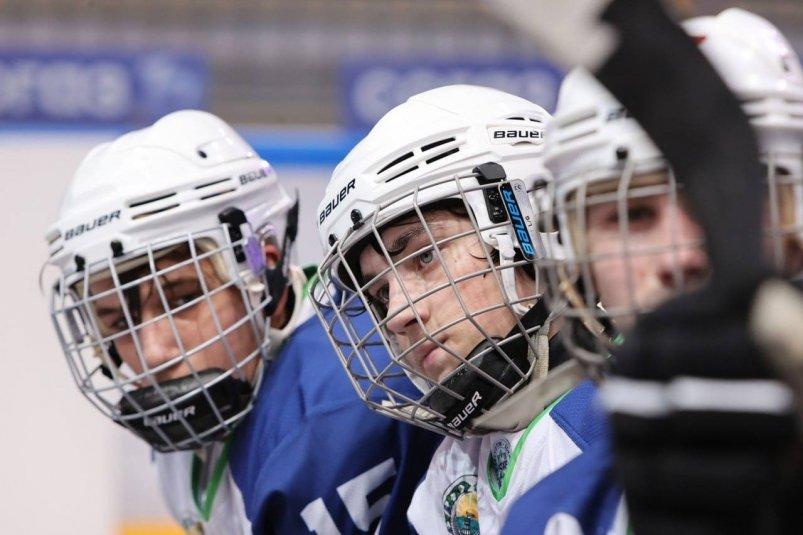 За компьютером и на льду: Во Владивостоке продолжаются соревнования по фиджитал-хоккею