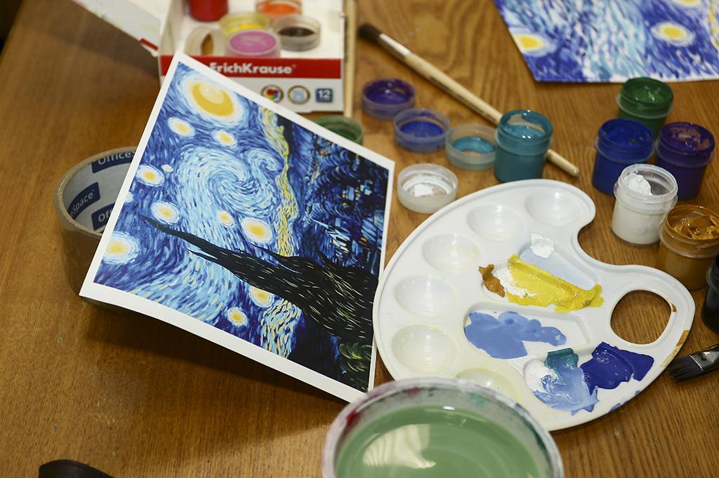 Современные уроки «Рисуй как Ван Гог» проходят в Находке