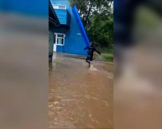Ливневые дожди стали причиной для эвакуации детей из лагеря в Приморье.