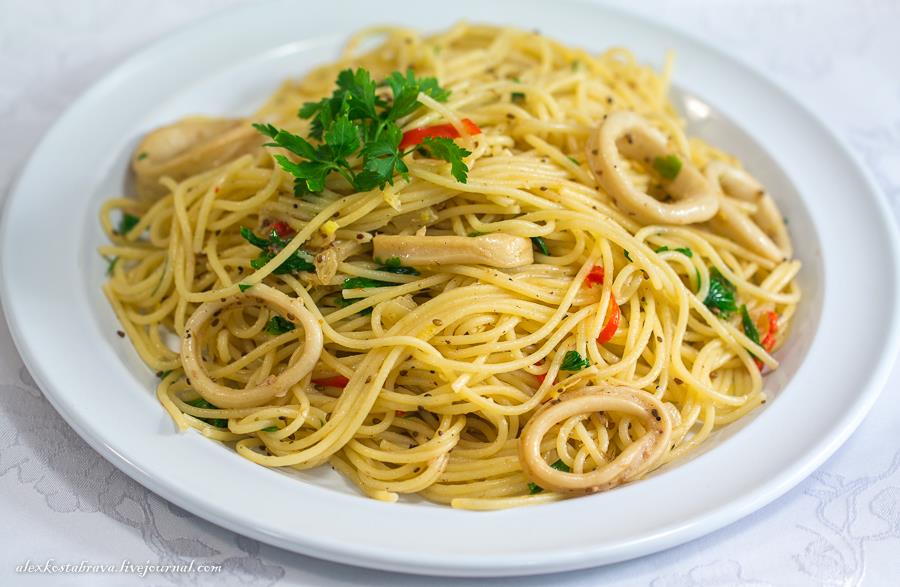 паста с кальмарами. паста ризони с кальмарами. кальмары в сливочном соусе. Spaghetti 941 горчица. паста из кальмаров.