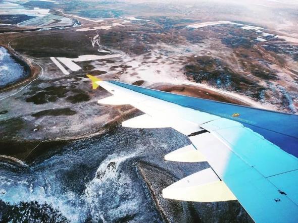 На севере Хабаровского края самолет застрял в грязи
