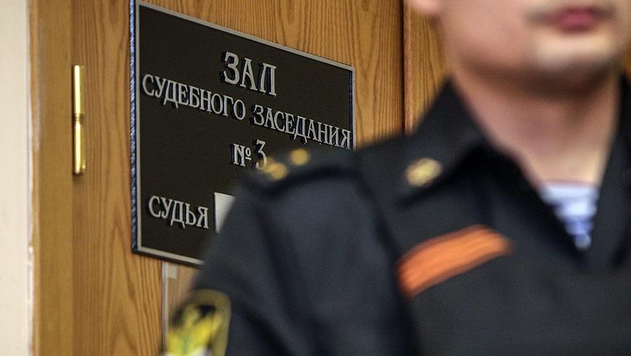 Суд оштрафовал москвича за окрашенные волосы в цвета флага Украины